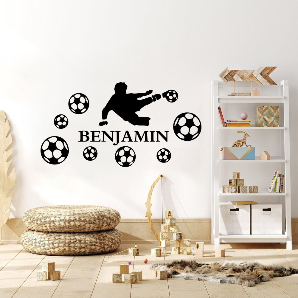 Wall Sticker - 1 PC แฟชั่นที่กําหนดเองชื่อ Boy เล่นฟุตบอลสติ๊กเกอร์ติดผนังกันน้ํา Wall