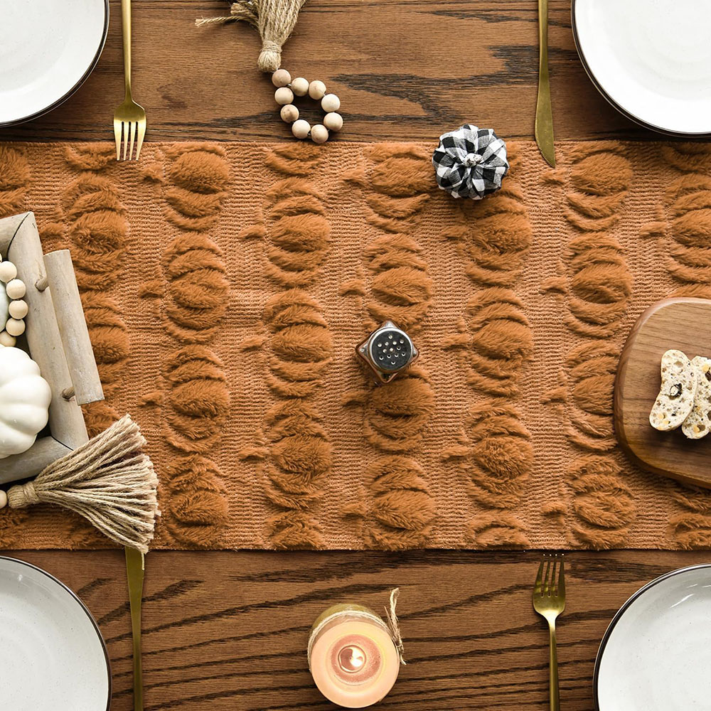 ผ้าปูโต๊ะลายฟักทอง 3 มิติ สีคา - Table Runner บทวิจารณ์และราคา